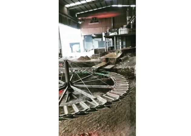 3OOOKVA砂輪灰鎳鉻合金回收冶煉現(xiàn)場(chǎng)